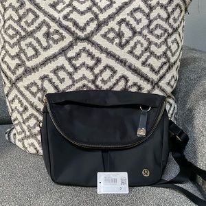 Lululemon festival bag- black/gold- with tag